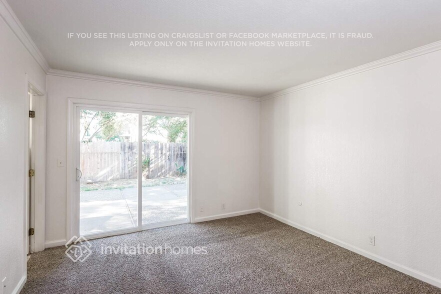 Building Photo - 413 Royal Oaks Dr