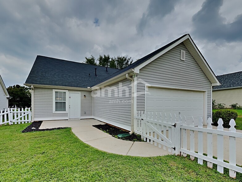 Building Photo - 602 Fairgreen Trail