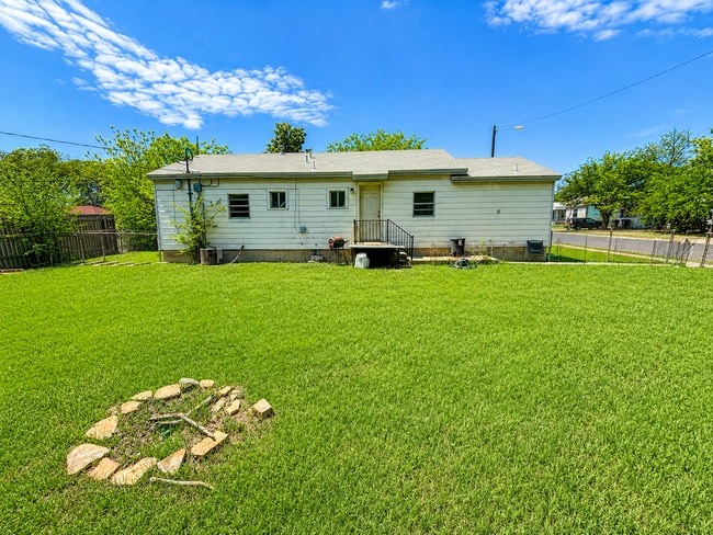 Building Photo - AVAILABLE NOW; APPLY TODAY ON OUR WEBSITE!!!