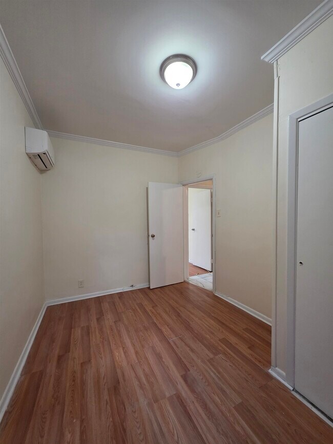 Building Photo - 282 Neptune Ave