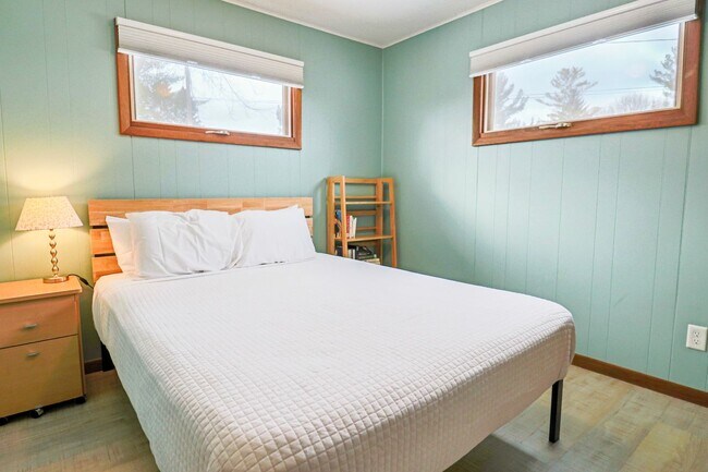 Building Photo - Charming Lakefront Home on Lake Skegemog – Off-Season Rental