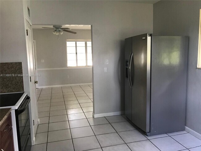 Building Photo - 201 Flagler Dr