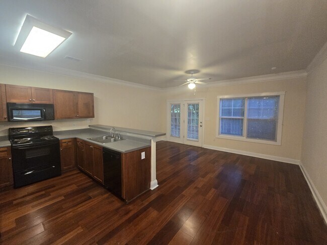 Building Photo - 170 Jonas Ave