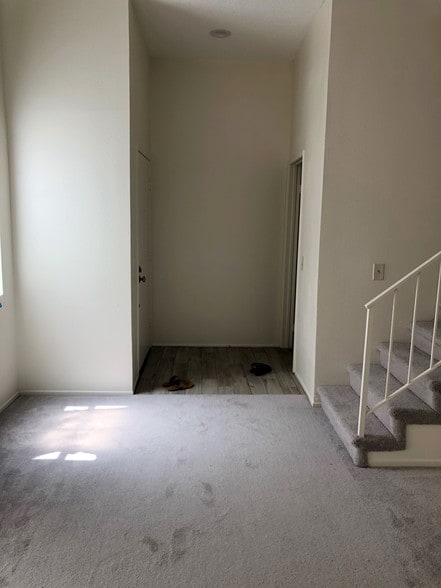 Entrance - 7320 Balboa Blvd