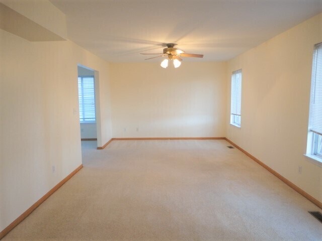 Building Photo - 14029 S Lakeridge Dr