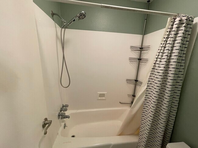 Building Photo - 500 Lake Marina Ave