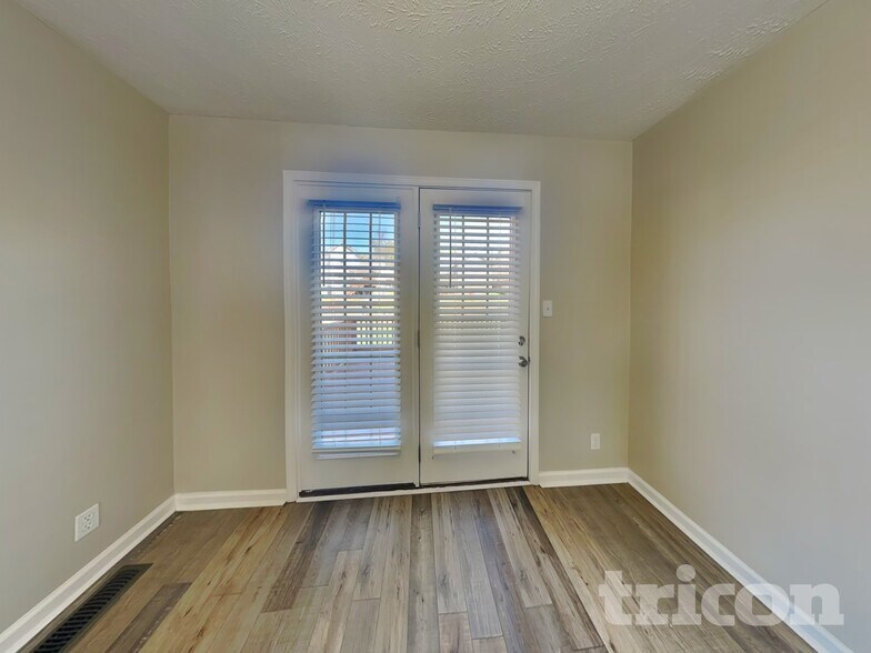 Building Photo - 629 Wolfchase Dr