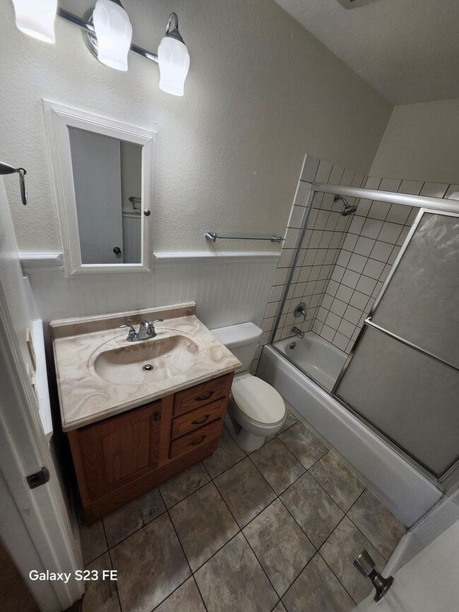 Building Photo - Single-Story home in Chino ready for you to move right in!