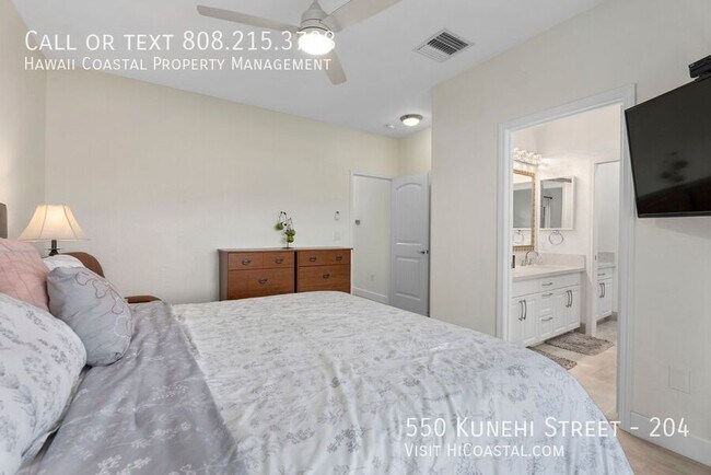 Building Photo - 550 Kunehi St