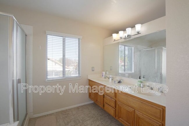 Building Photo - 8543 Yarrow Ln