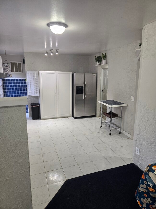 Building Photo - 1062 Aquetuck Rd