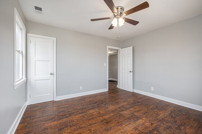 Building Photo - 701 9th Ave S