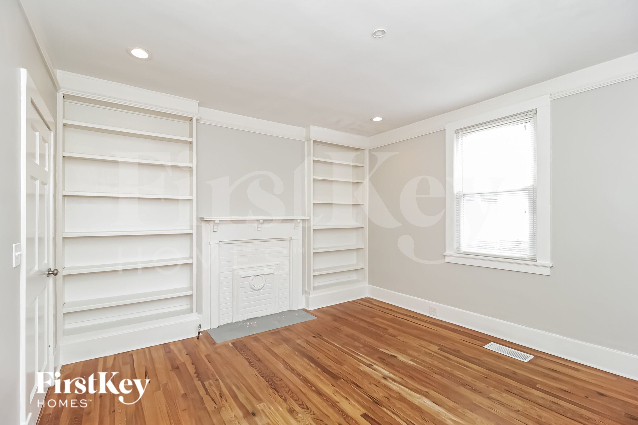 Building Photo - 3312 Bloomfield Ave SW