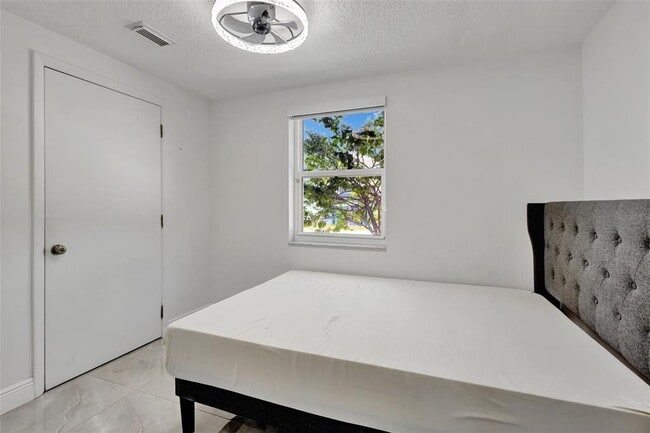 Building Photo - 217 Marina Dr