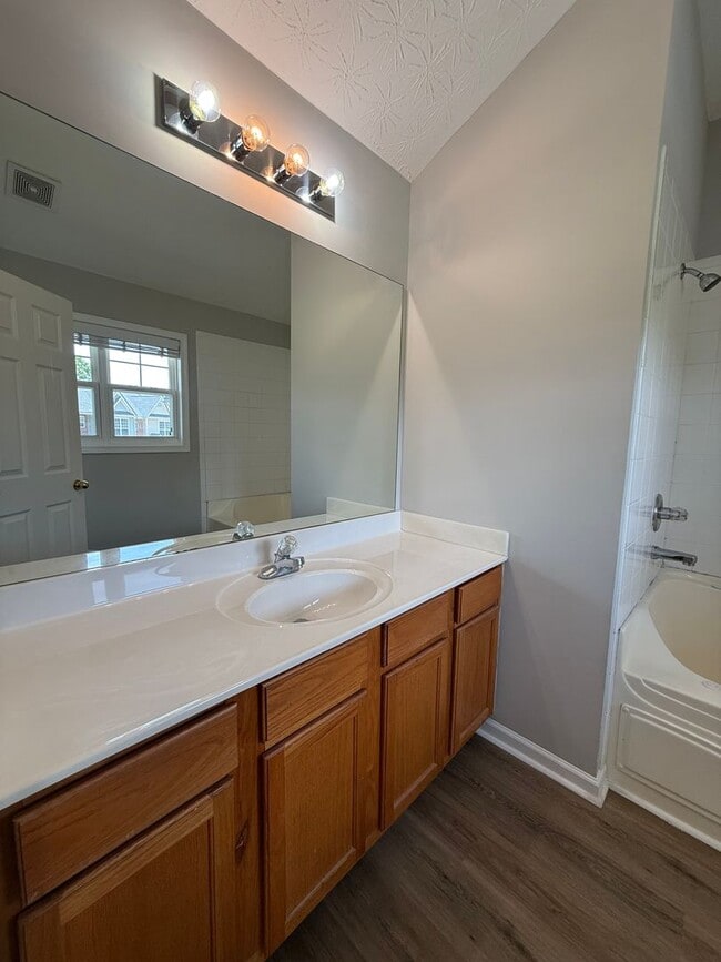 Building Photo - 3 bed/2.5 bath townhome near downtown Dawsonville