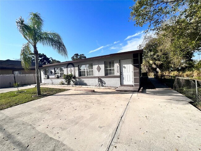 Building Photo - 3139 Lincoln Blvd
