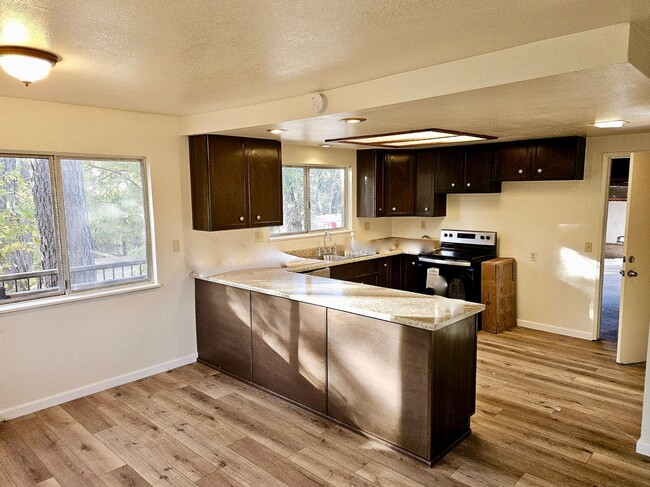 Building Photo - RURAL GRASS VALLEY PROPERTY