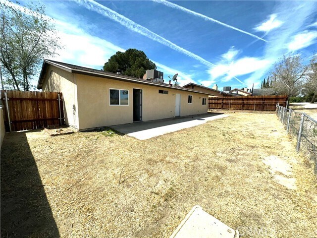 Building Photo - 13692 Oakmont Dr