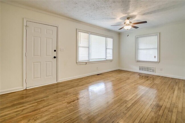Building Photo - 2987 Belvedere Ln