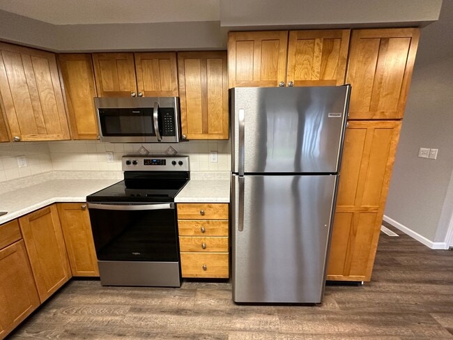 Building Photo - 6550 Summerdale