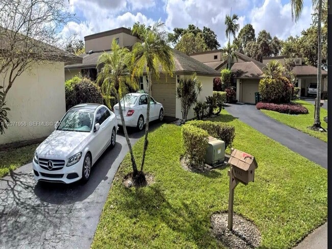 Building Photo - 8142 Silver Palm Ct