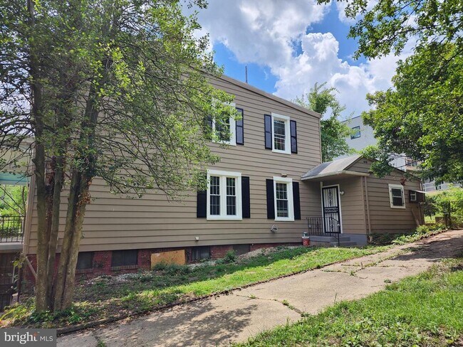 Building Photo - 1395 Morris Rd SE