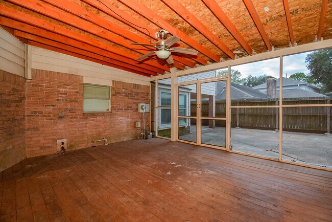 Building Photo - 22906 Indian Ridge Dr