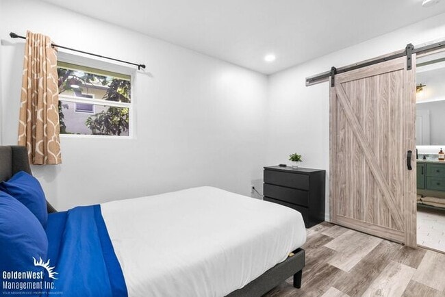 Building Photo - Modern 3Bdm 1Ba Unfurnished Downstairs Uni...