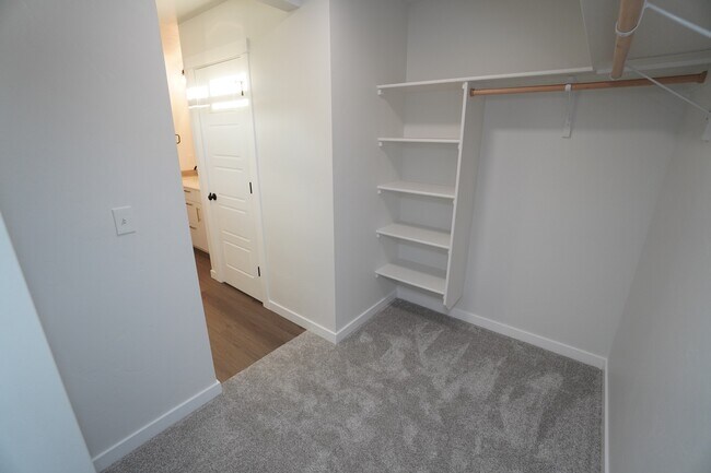 Building Photo - 5813 W Stavros St