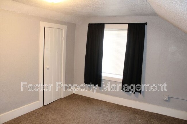 Building Photo - 510 N 4th St