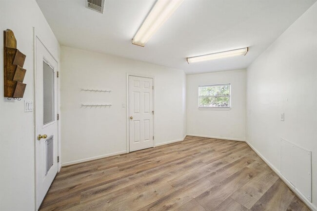 Building Photo - 15502 Kitty Hawk Dr