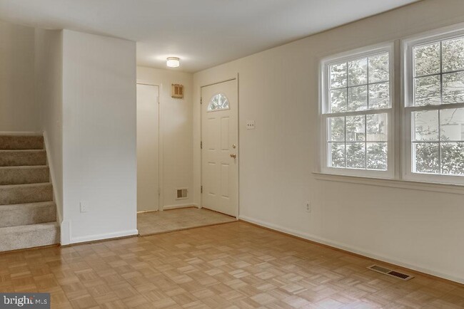 Building Photo - 3025 Ellenwood Dr