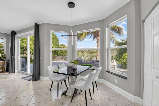 Building Photo - 3943 Westchester Way