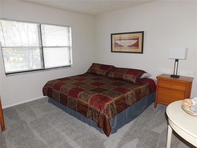 Building Photo - 218 Woodlake Wynde