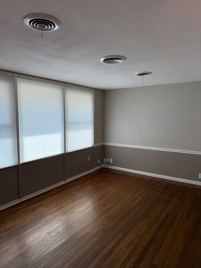 Building Photo - 4407 Diamondhead Dr