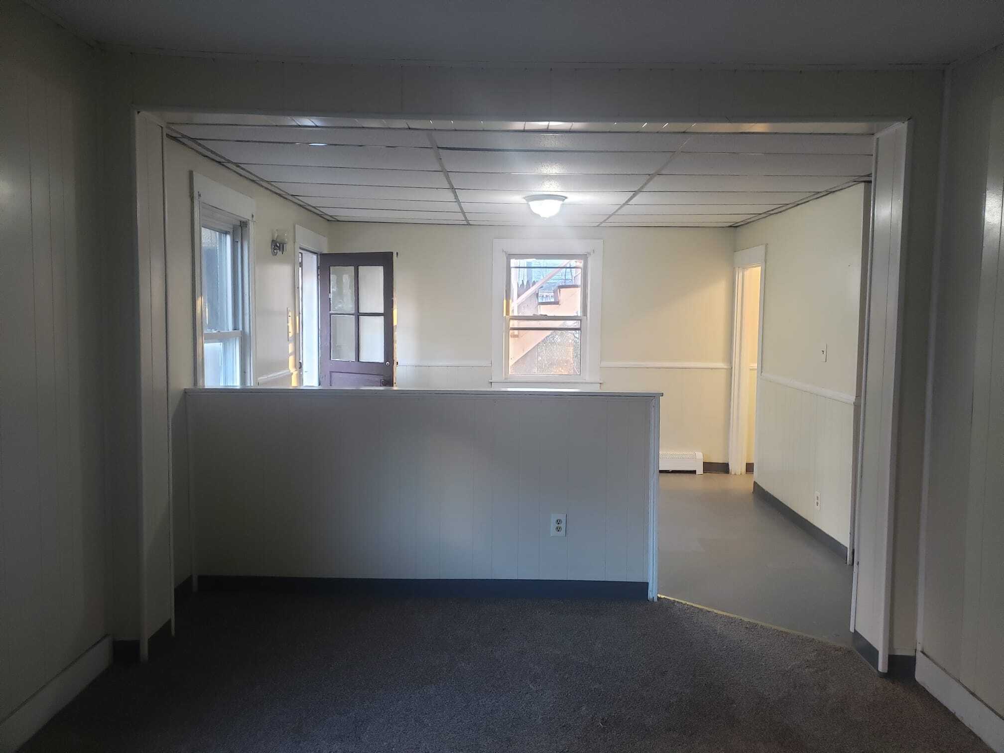 Building Photo - 156 Oak St
