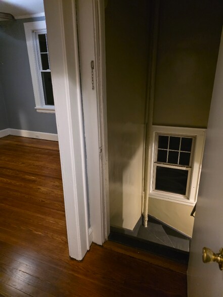 Building Photo - 12 Gillespie Rd