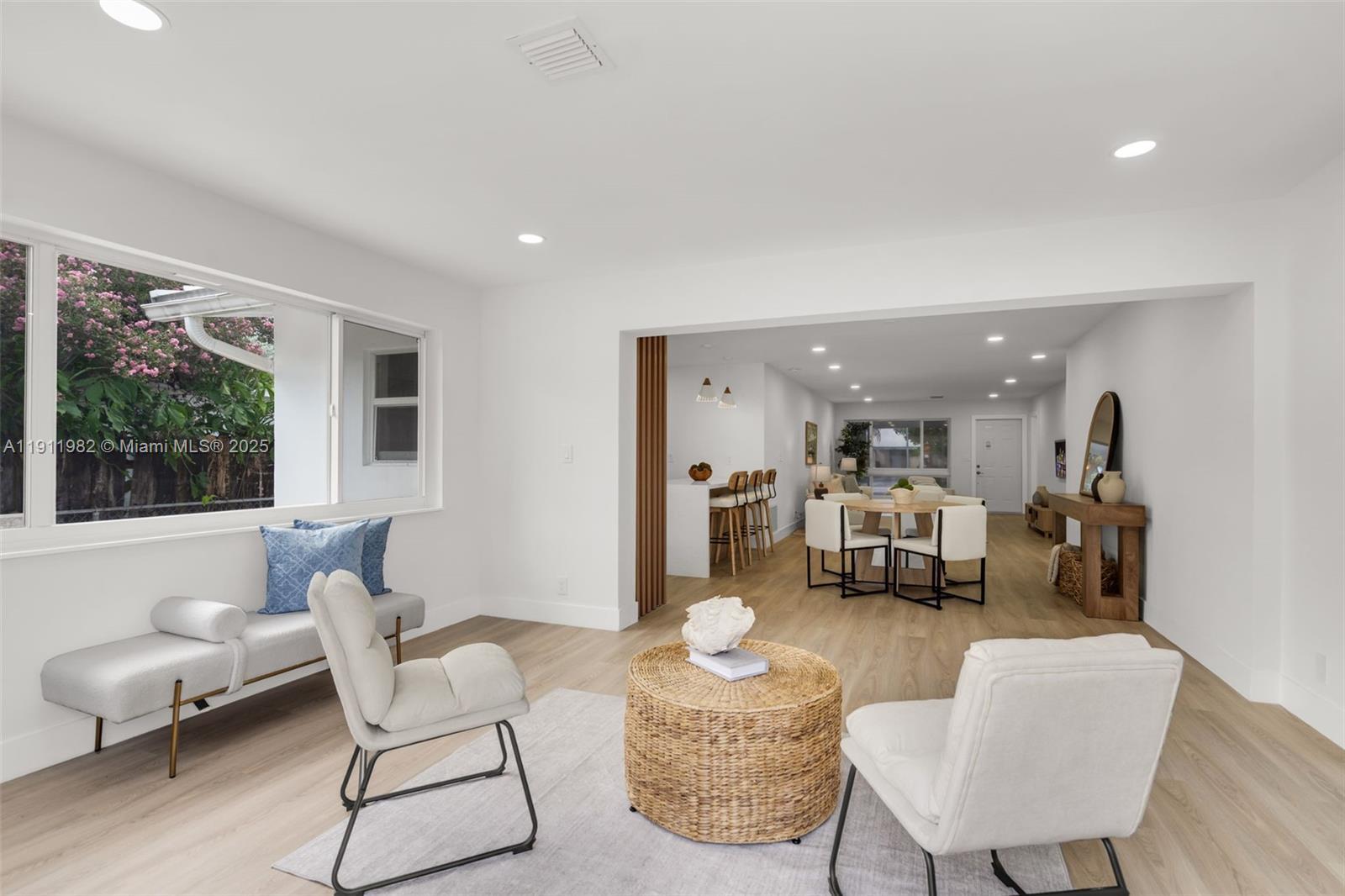 Building Photo - 3920 Hayes St