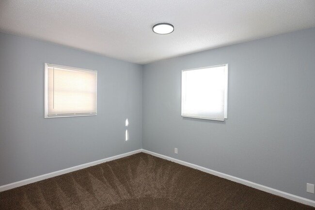 Building Photo - Newly Remodeled 3 Bedroom Home