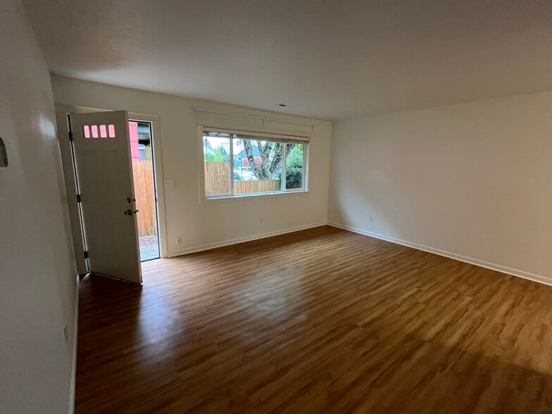 Building Photo - 3616 SE 67th Ave