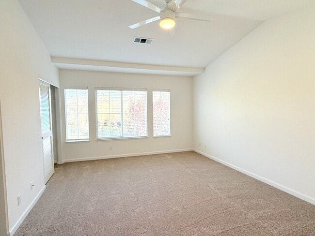 Building Photo - BEAUTIFUL BRIDGES END TOWNHSE, NEAR PARKS, GOLF COURSE, COYOTE CREEK ELEMENTARY !