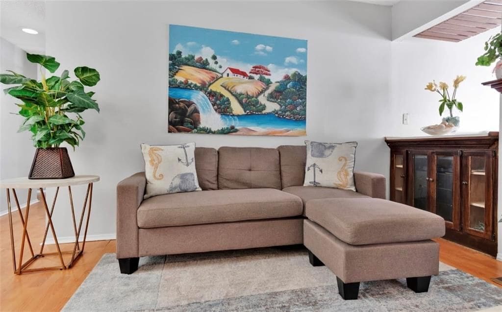 Building Photo - 2411 Huntingdon, 2411