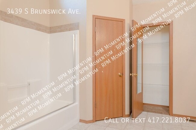 Building Photo - 3439 S Brunswick Ave
