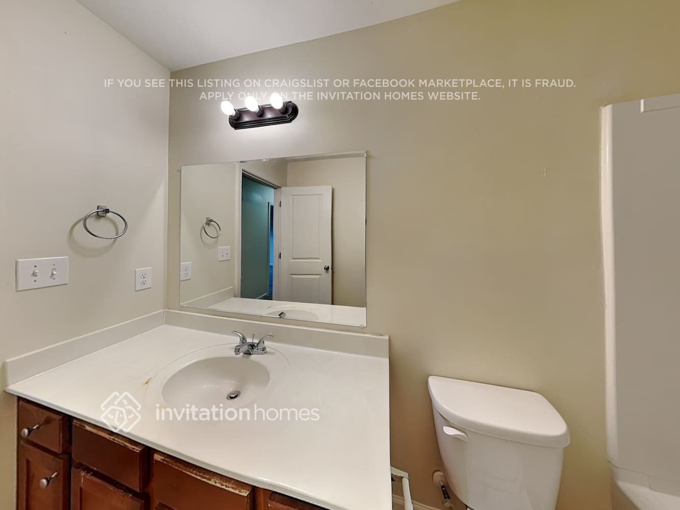 Building Photo - 1987 Round Ridge Cir