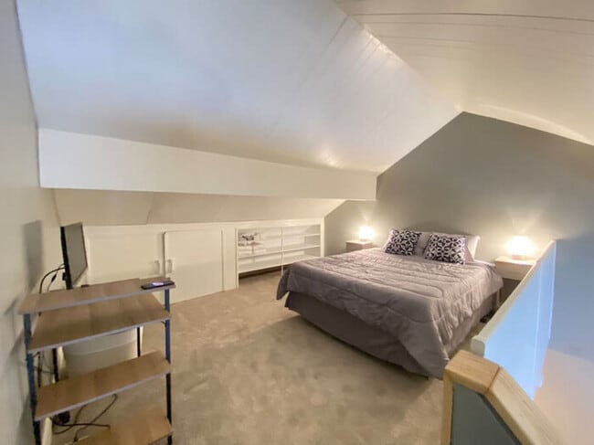 Building Photo - Cozy Condo in the Heart of Smugglers' Notc...