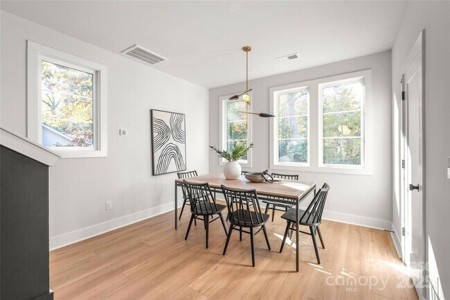 Building Photo - 1314 Carolyn Dr