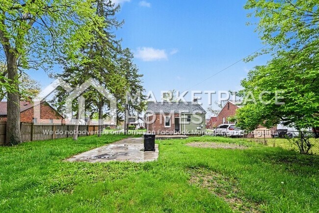 Building Photo - 18276 Oakfield Ave