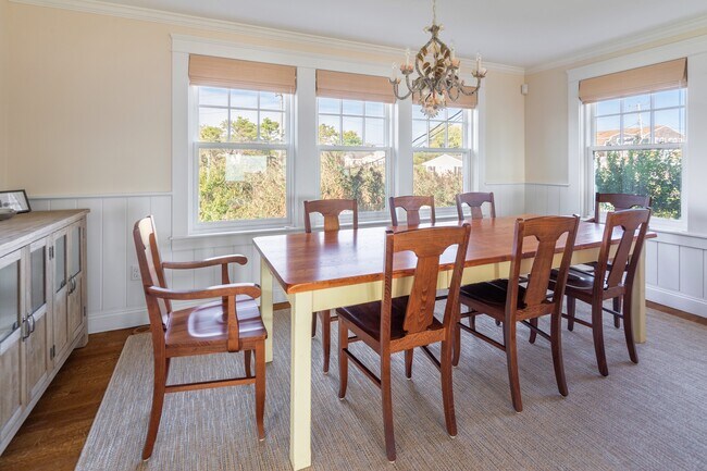 Building Photo - 159 Beach Ave