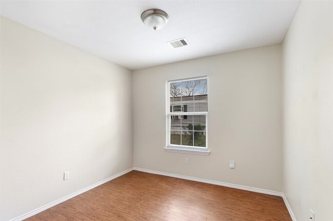 Building Photo - 1018 Glendale St