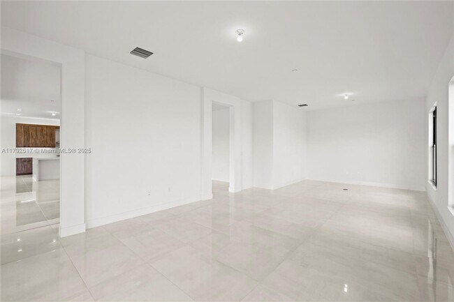 Building Photo - 12865 Wingspan Ct